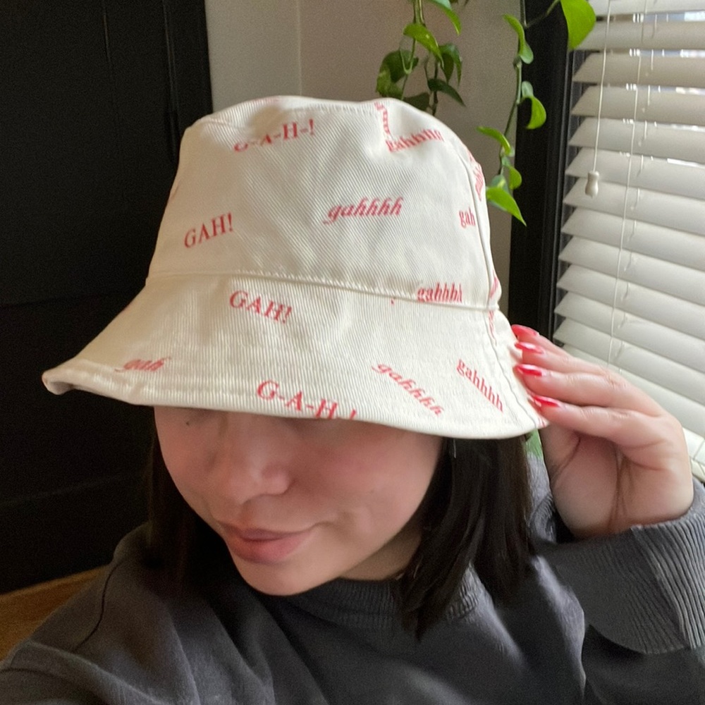 Lisa Says Gah - Britt Bucket Hat - Picture 9 of 9